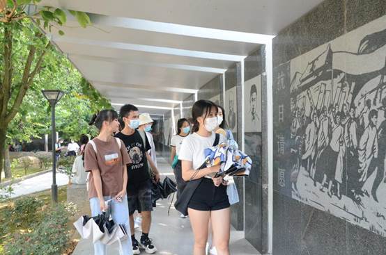开云kaiyun官方网站学生第二党支部组织参观浙大西迁纪念广场