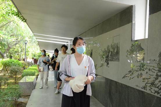 开云kaiyun官方网站学生第二党支部组织参观浙大西迁纪念广场3